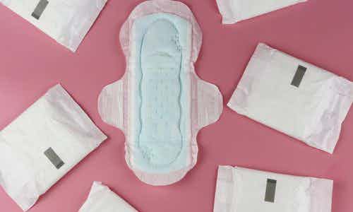 La Mairie de Nantes, en Loire-Atlantique, veut lutter contre la précarité menstruelle, qui concerne une femme sur dix en France. Des distributeurs de protections hygiéniques gratuites seront installés dans les toilettes publiques.