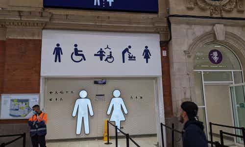 L'Angleterre veut rendre obligatoire la présence de toilettes non mixtes dans tous les nouveaux bâtiments publics. Une mesure partant d'une bonne intention, mais peut-être pas une si bonne idée...