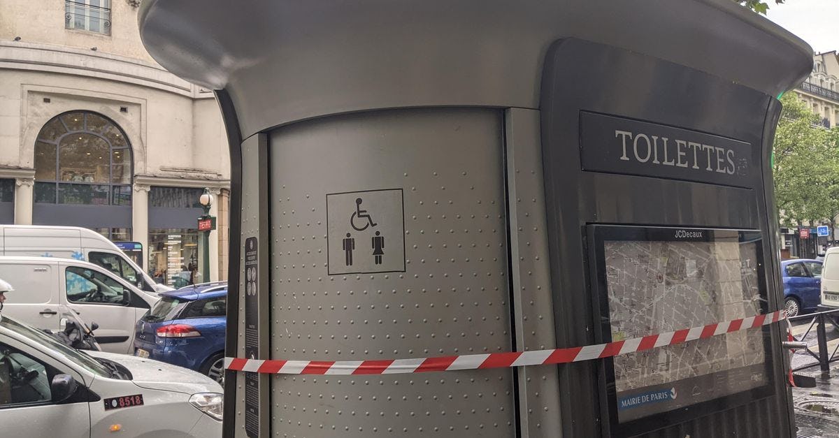 JO-2024 : Paris va remplacer presque la moitié de ses toilettes publiques